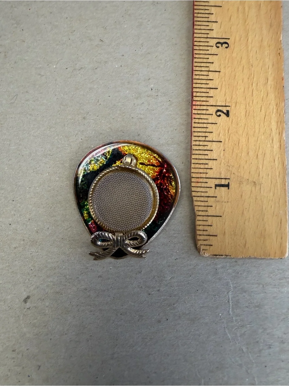 Vintage 80s Multicolor Goldtone Hat Brooch